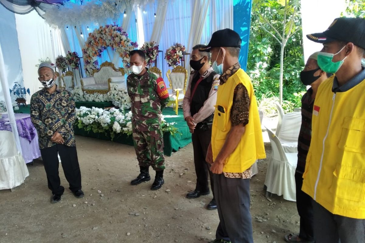 Satgas COVID-19 Kecamatan Hinai Langkat bubarkan hajatan pesta