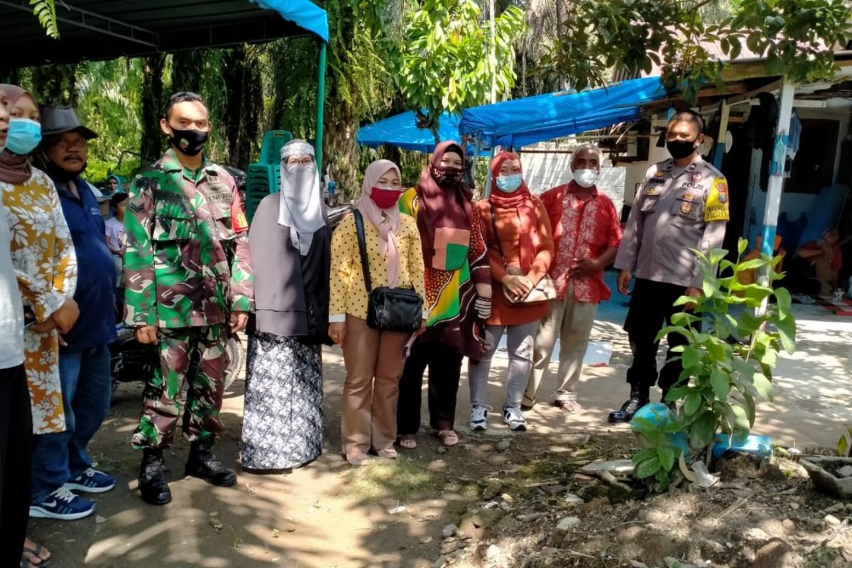 Satgas COVID-19 kelurahan dan desa Stabat tertibkan warga adakan hajatan pesta perkawinan