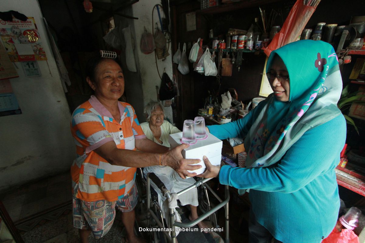 Pemkot Surabaya diminta buat aplikasi program pemberian makanan untuk lansia