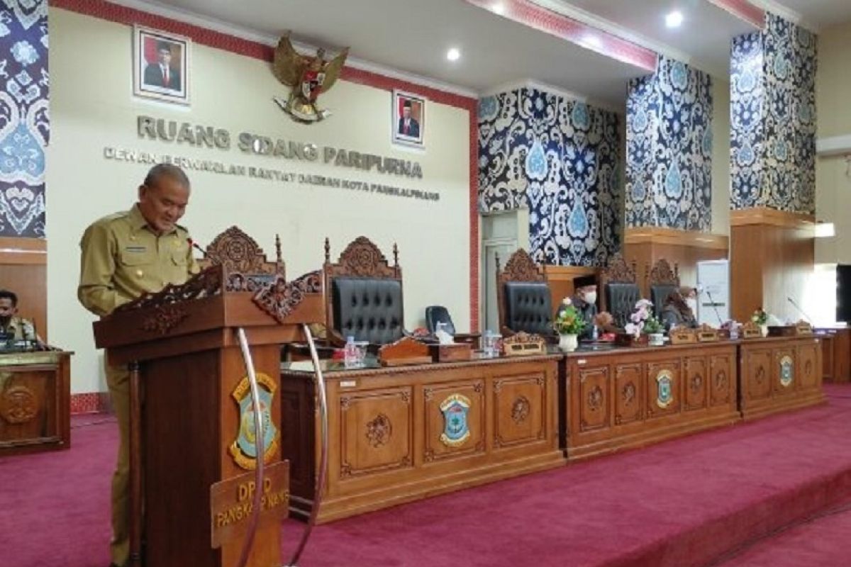 Wakil Wali Kota Pangkalpinang sampaikan tiga Raperda ke Legislatif