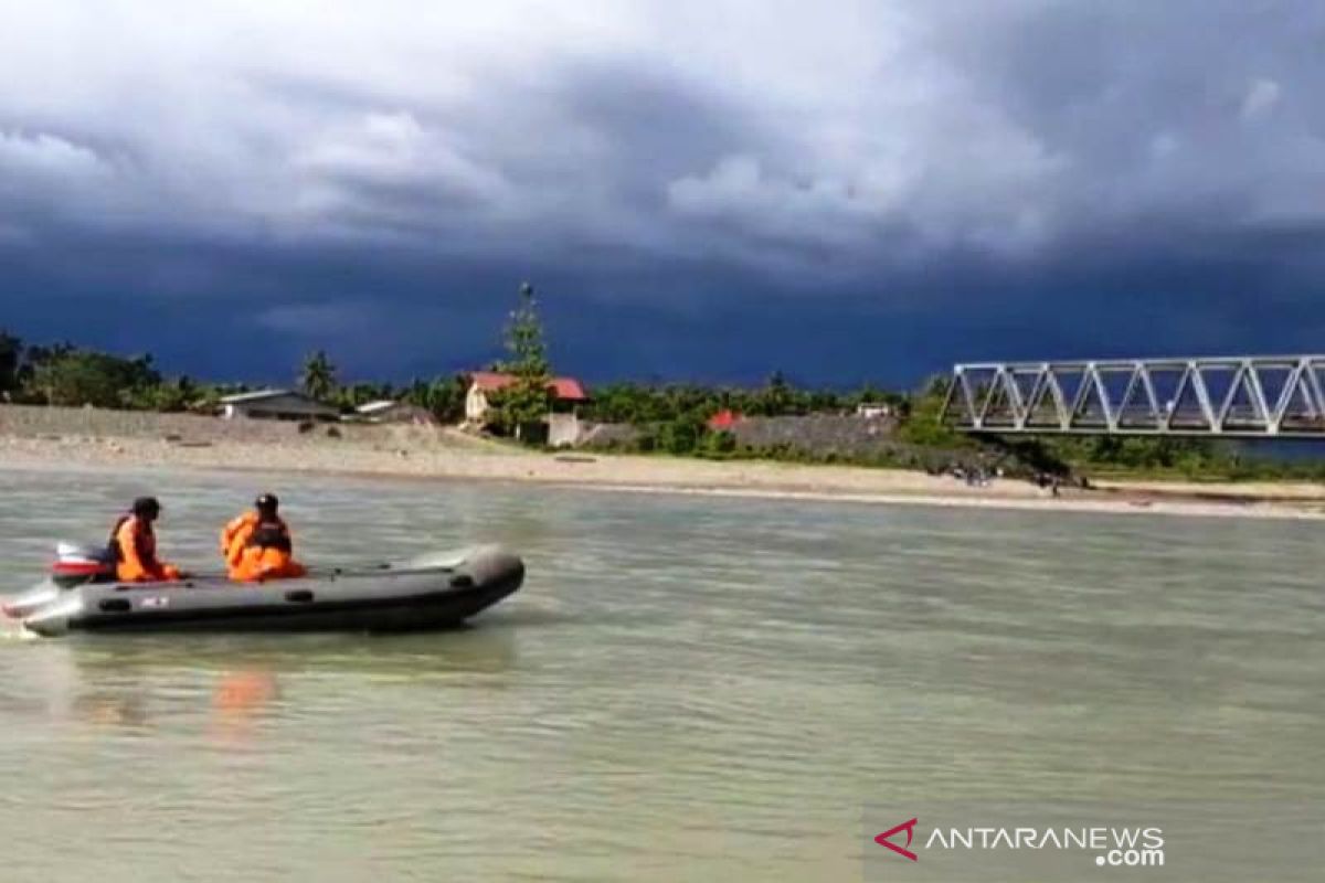 Penambang emas di Aceh Barat tenggelam di sungai saat antar BBM