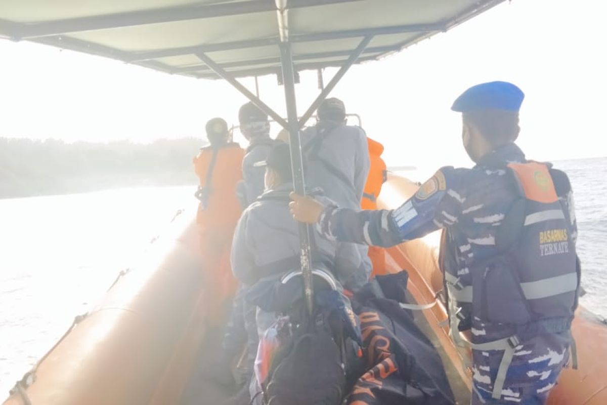 SAR cari korban hilang kapal terbakar di Kepulauan sula