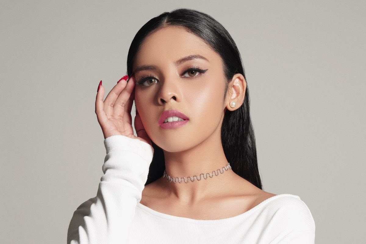 Juara Indonesian Idol Rimar Callista merilis "Waktu dan Perhatian"