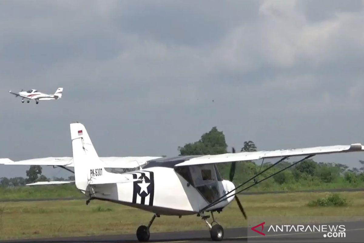 Tim Garuda Terbang bermanuver di langit Jember peringati Hari Lahir Pancasila