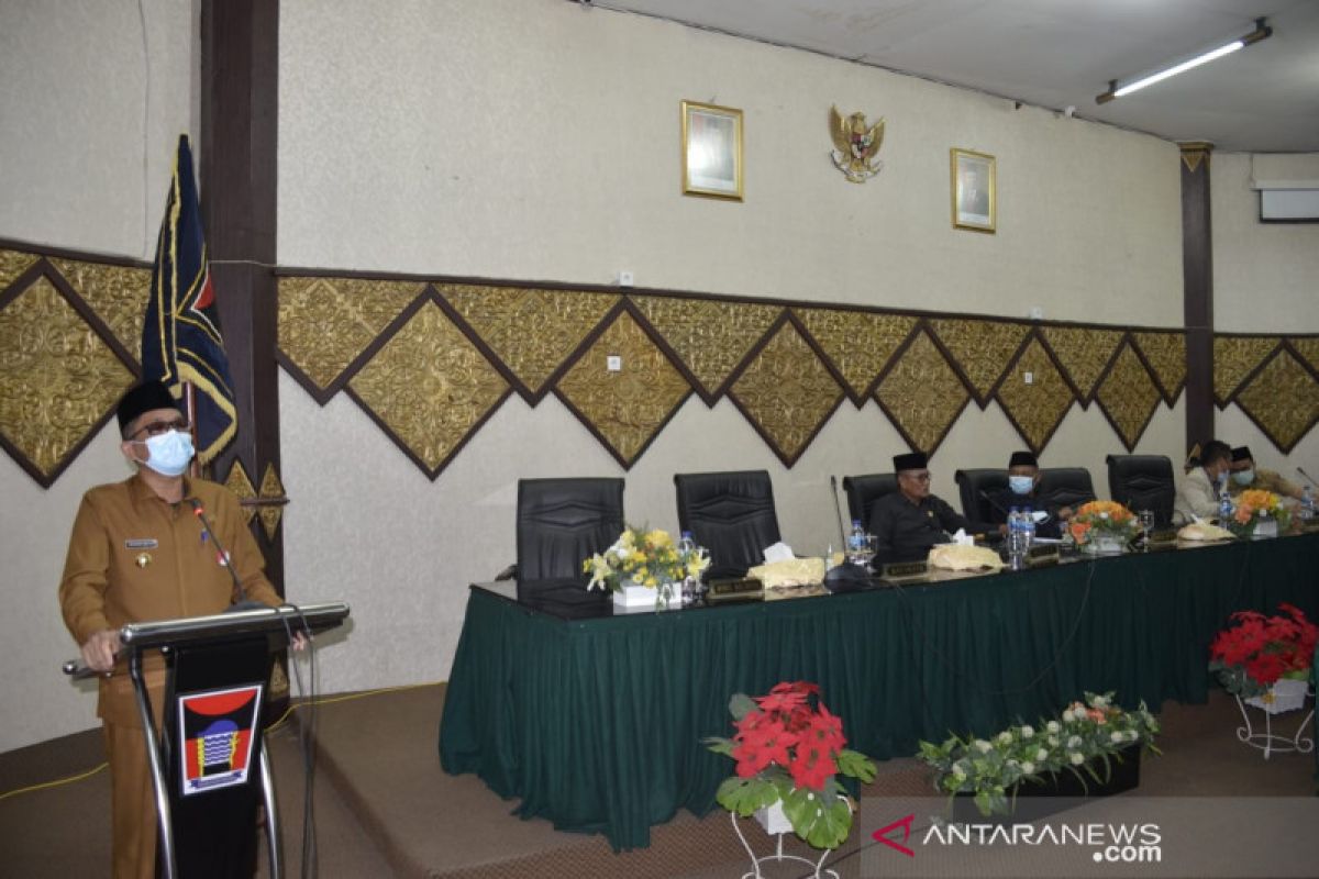 Pertanggungjawaban ini disampaikan Wali Kota Padang ke DPRD setempat