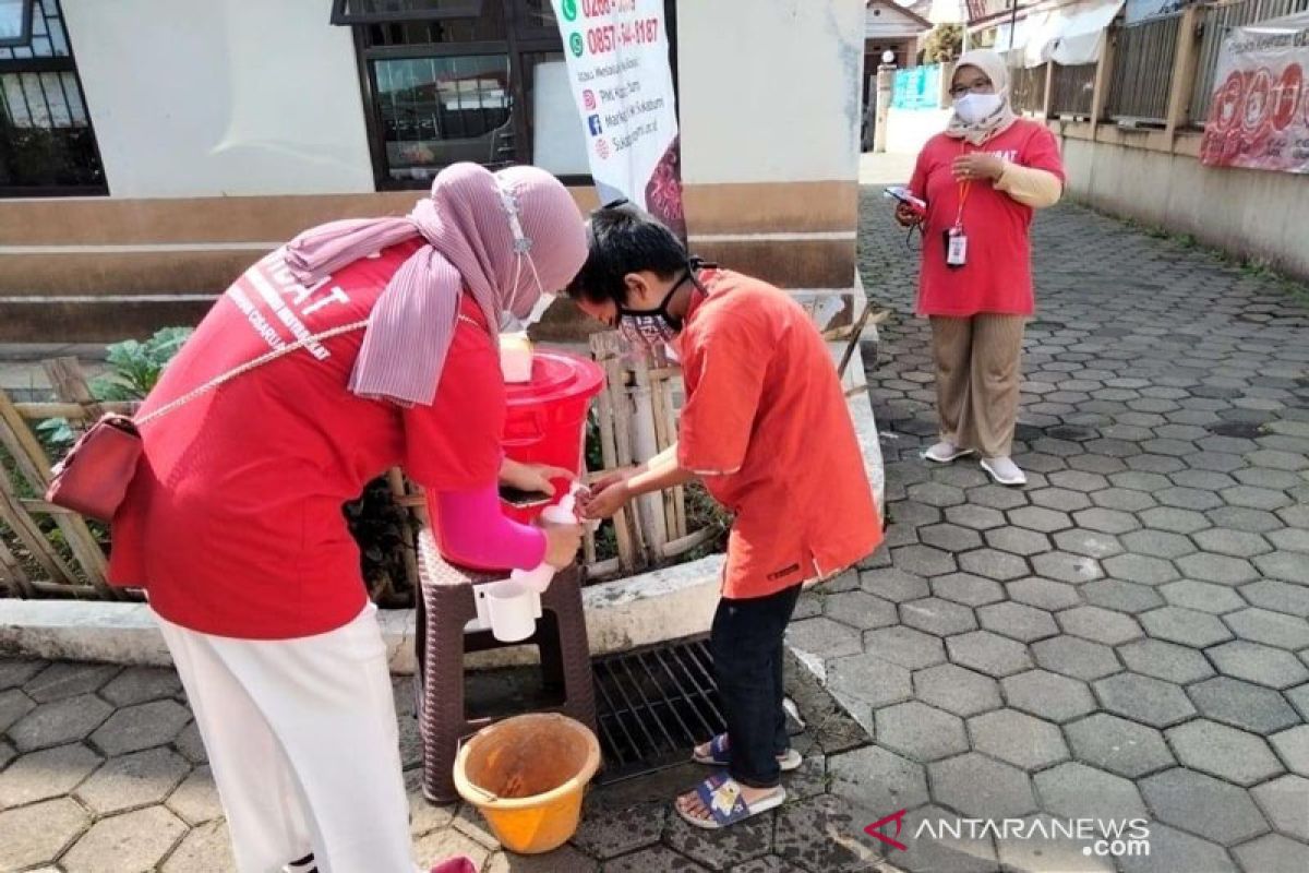 PMI edukasi pentingnya mencuci tangan cegah penyebaran COVID-19