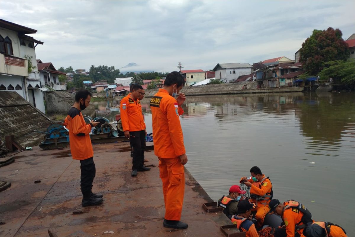 Tim SAR lanjutkan pencarian pemuda hanyut di DAS Tondano