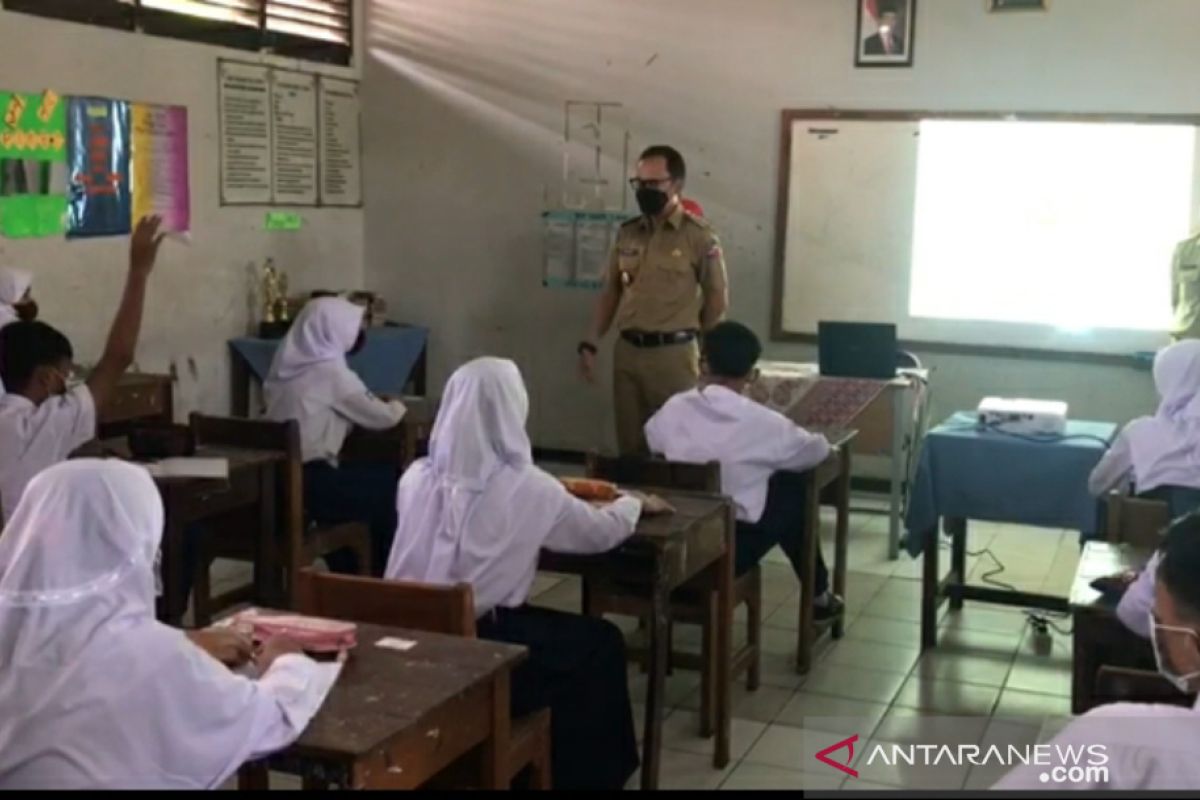 Wali Kota Bogor tinjau pelaksanaan uji coba pembelajaran tatap muka