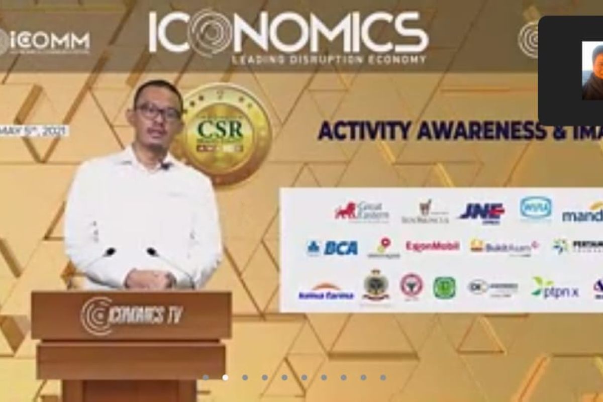 Semen Padang Raih Penghargaan Indonesia CSR Brand Equity dari The Iconomics