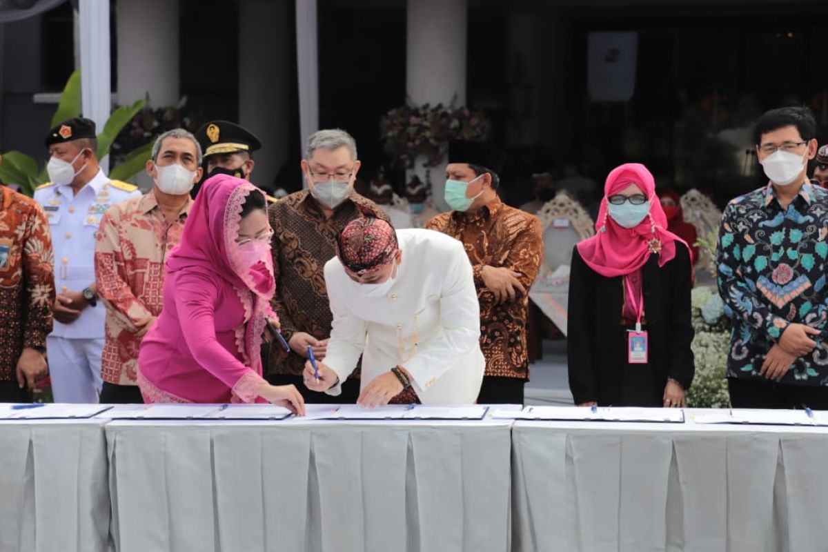 Wali kota teken kerja sama dengan 15 lembaga di HUT ke-728 Surabaya