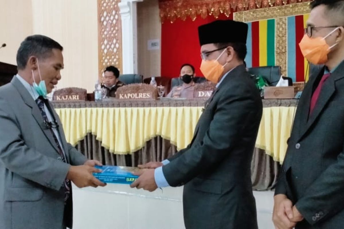 Bupati Akmal sebut hubungan jabatan eksekutif-legislatif bukan bersifat pribadi