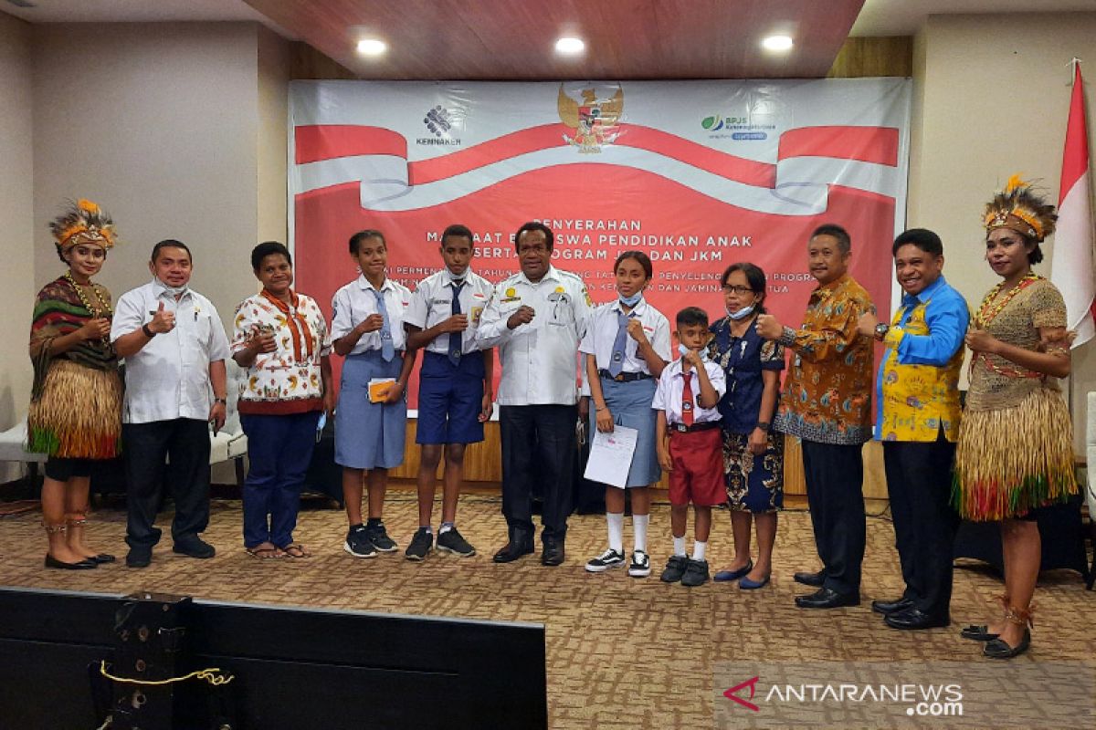 Kemendikbudristek berikan beasiswa afirmasi untuk mahasiswa Papua