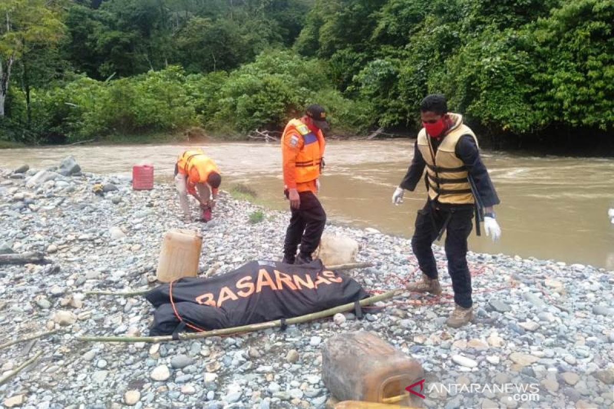 Basarnas evakuasi jasad penambang emas di Aceh Barat