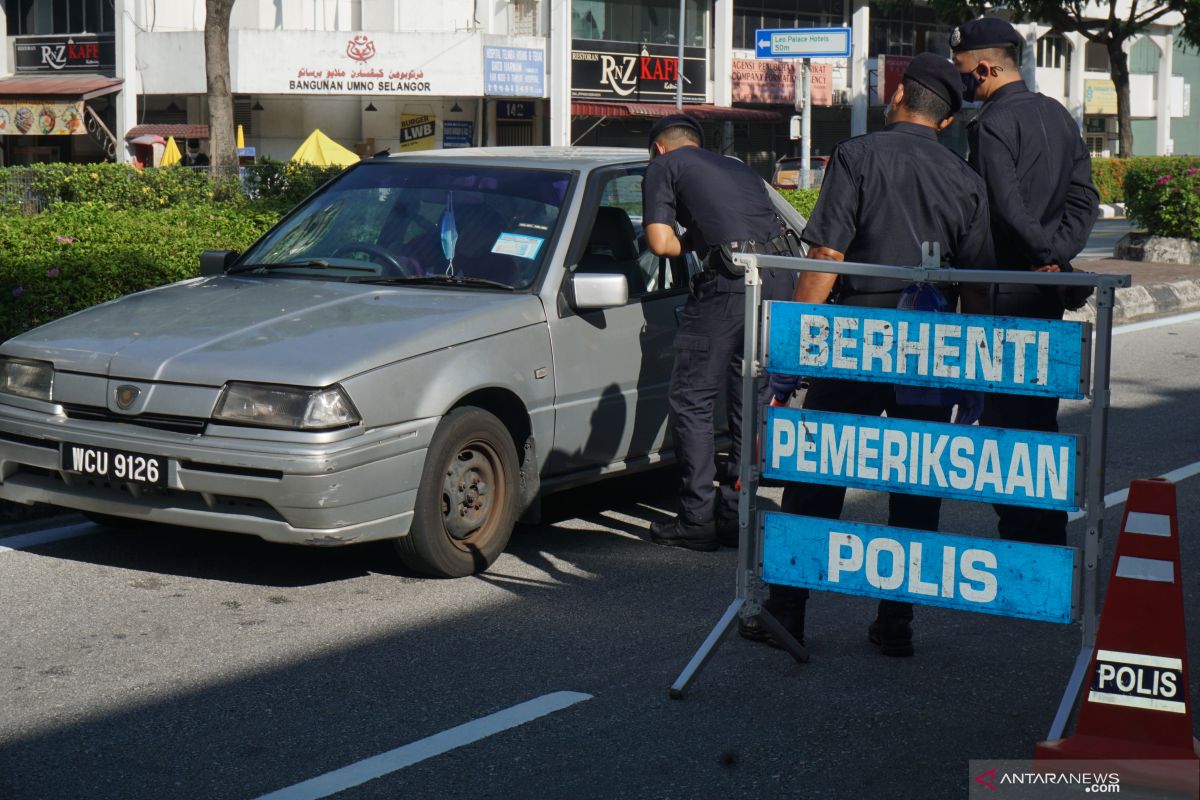 Suasana Kuala Lumpur sepi pada hari pertama total "lockdown"