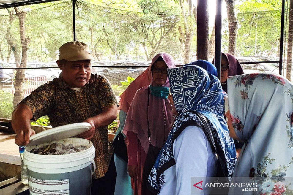 Dosen UMN siapkan program bantu warga desa ubah sampah jadi pupuk cair