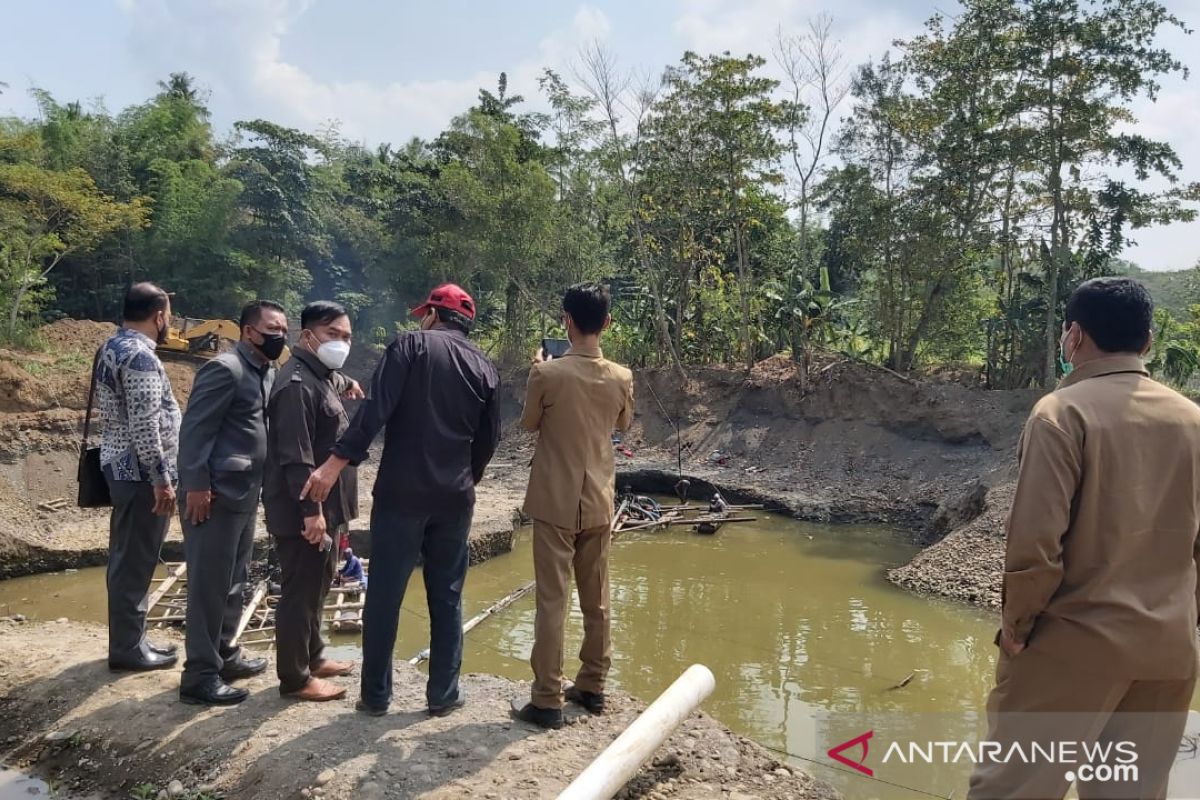 DPRD Kulon Progo mendesak pemkab tindak penambangan ilegal di Lendah