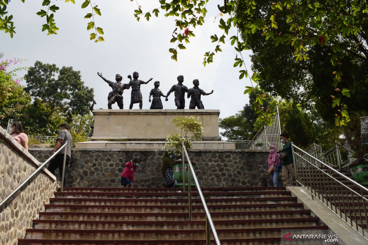 Wisata Monumen Kresek Saat Hari Lahir Pancasila