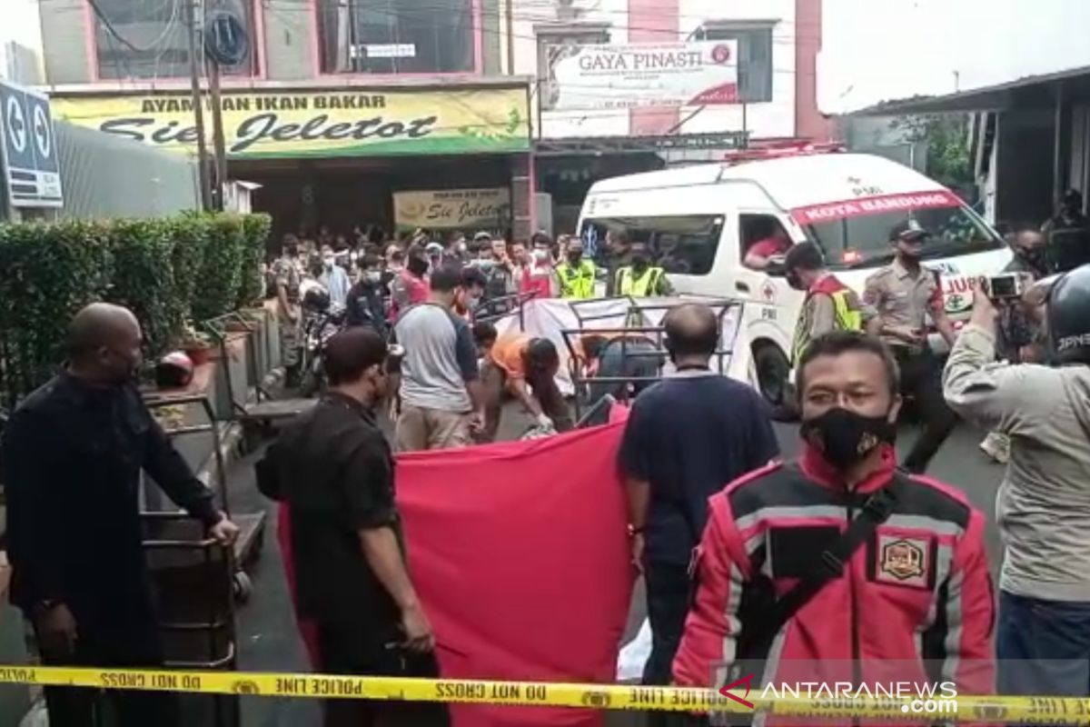 Pemuda Bandung tewas diduga bunuh diri lompat dari gedung perbelanjaan