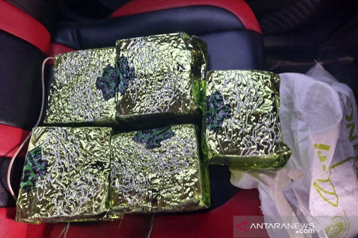 Bea cukai menggagalkan penyelundupan lima kilogram sabu-sabu di Aceh