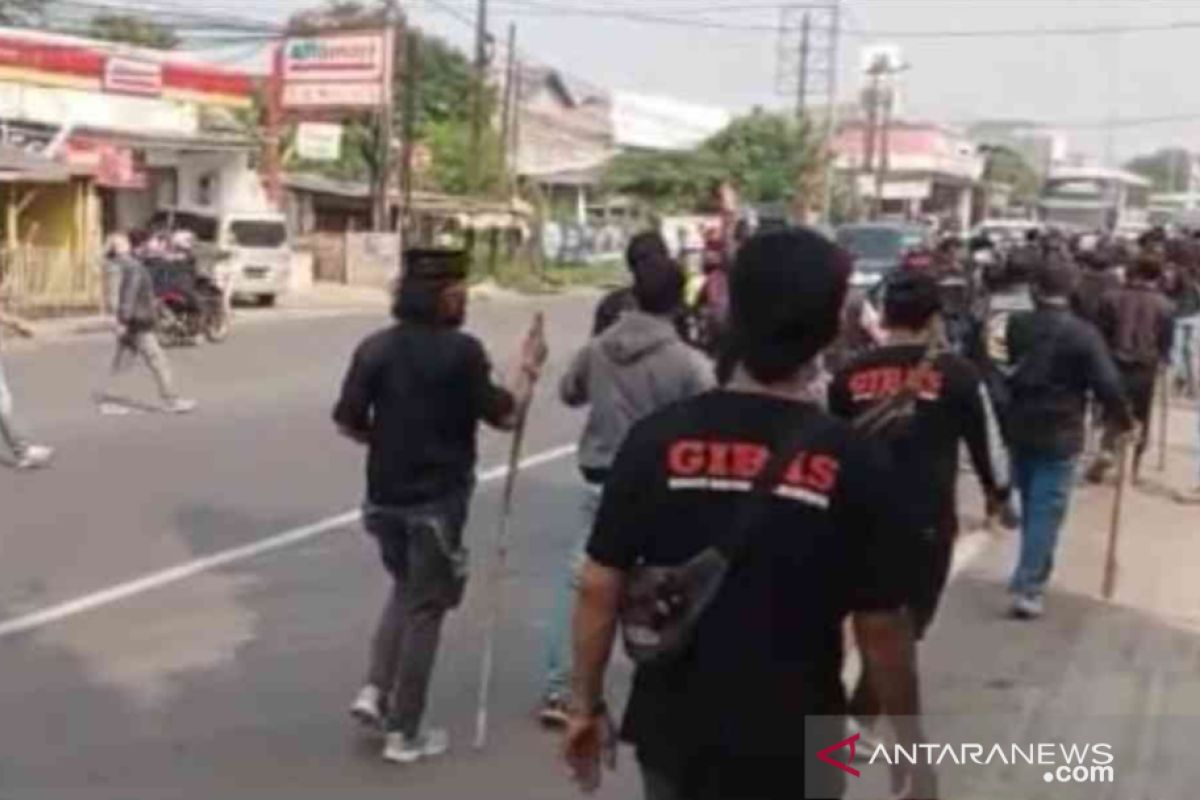 Dua kubu ormas nyaris bentrok di Tambun Bekasi (video)