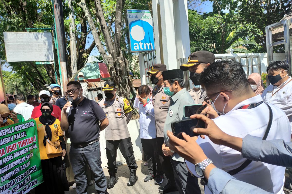 Aliansi LSM datangi DPRD minta ASN terlibat politik ditindak tegas