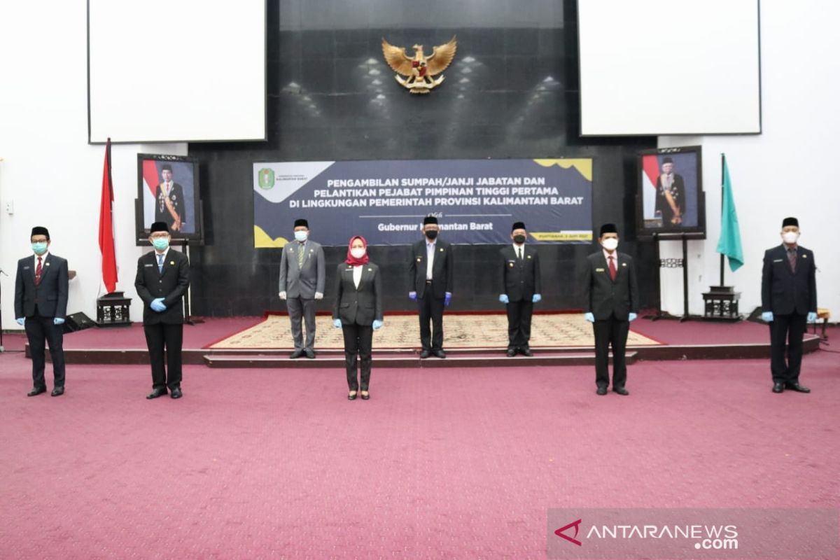 Sutarmidji lantik lima pejabat tinggi pertama