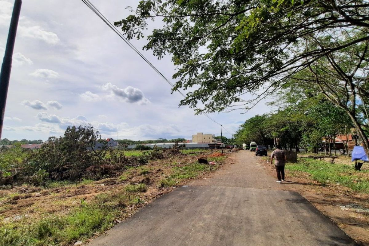 Antisipasi pembangunan perumahan, Telkom geser kabel fiber optik di Jalan Ampera Kota Baru