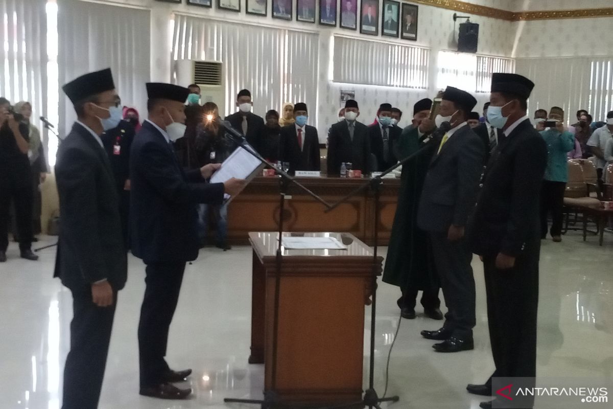 Dua anggota DPRD Agam baru melalui melanisme PAW dilantik