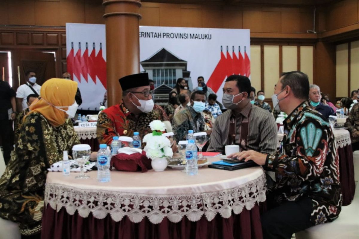 Gubernur Murad : Masyarakat Maluku harus terlibat kelola Blok Migas Masela. Perlu direalisasikan