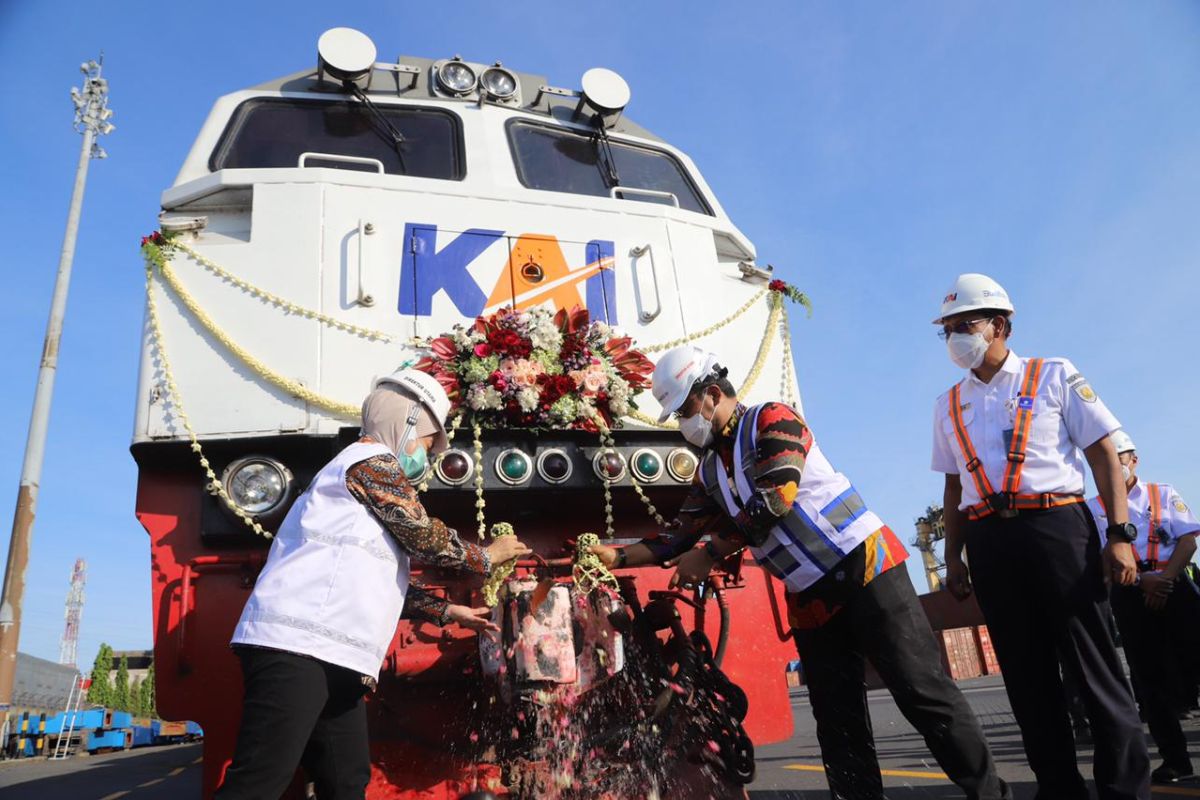 Terminal Petikemas Surabaya fungsikan kembali angkutan logistik KA