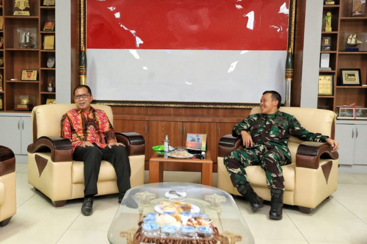 Wali Kota Makassar dan Pangdam XIV Hasauddin bahas penanganan COVID-19