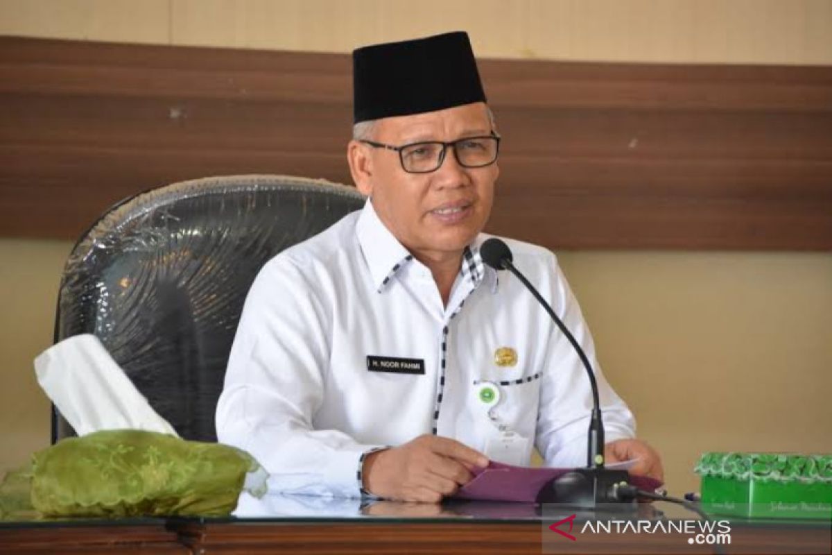South Kalimantan Hajj pilgrim asked to be patient