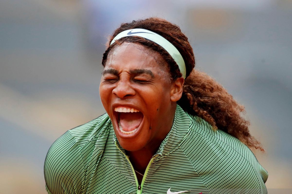 Serena melaju ke putaran 16 besar Roland Garros pertama dalam tiga tahun