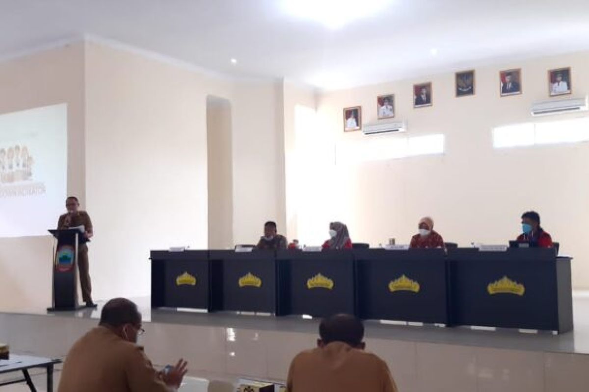 Bupati Nanang Ermanto pimpin rapat persiapan verifikasi KLA