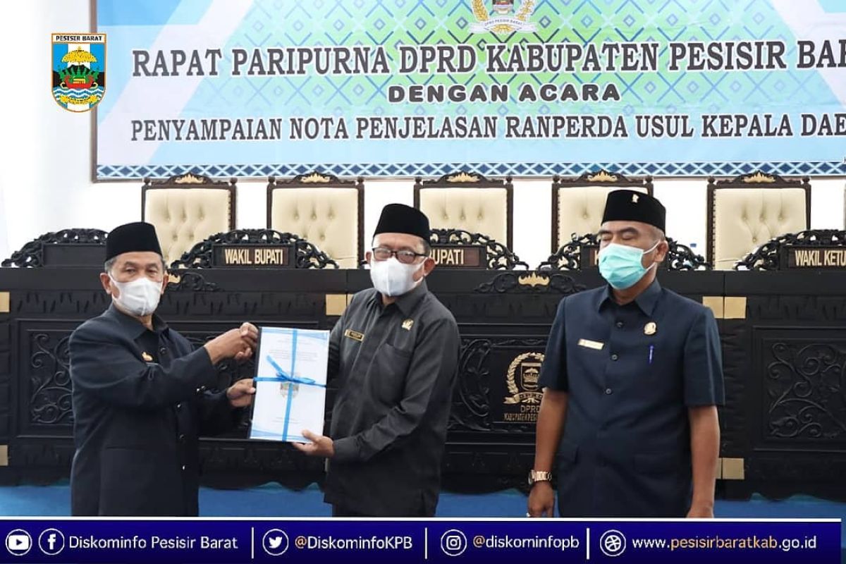 Wakil Bupati Pesisir Barat hadiri rapat paripurna raperda usulan tahun 2021