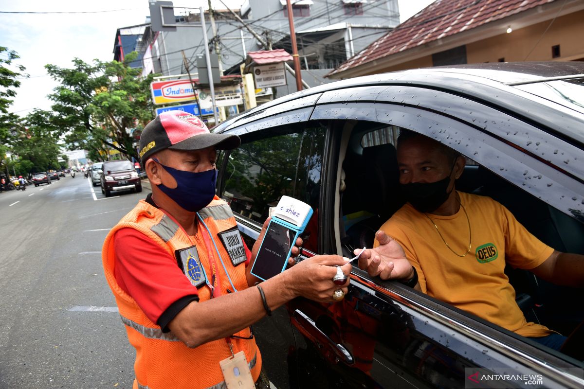 Pekanbaru siapkan 500 alat bayar parkir nontunai