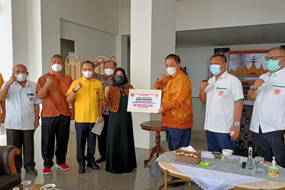 Gubernur Lampung beri Rp100 juta untuk lifter Citra Febrianti