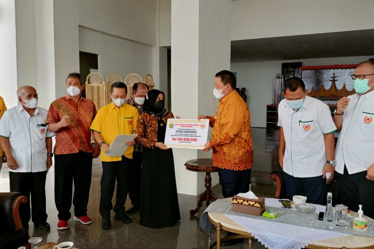 Gubernur Lampung berikan uang tali asih Rp100 juta untuk lifter Citra Febrianti