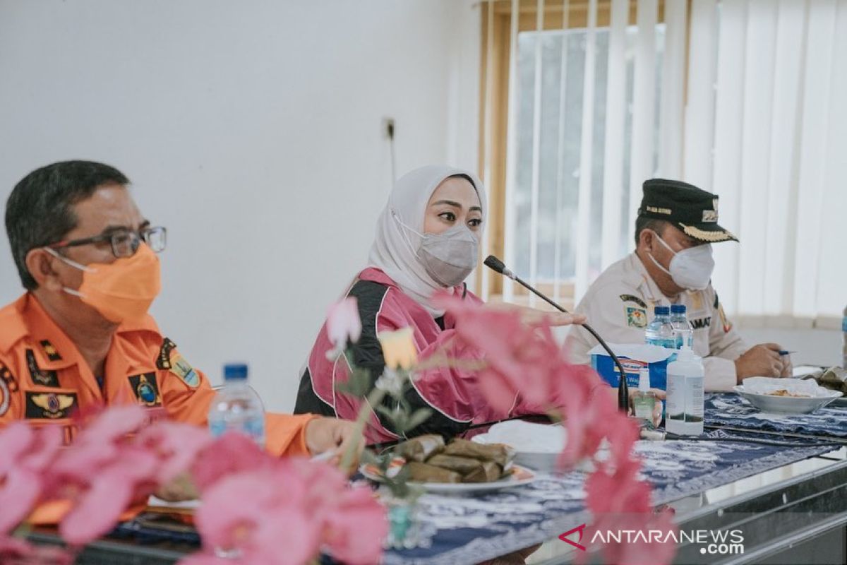 Bupati Karawang instruksikan para camat aktif kendalikan penyebaran virus corona