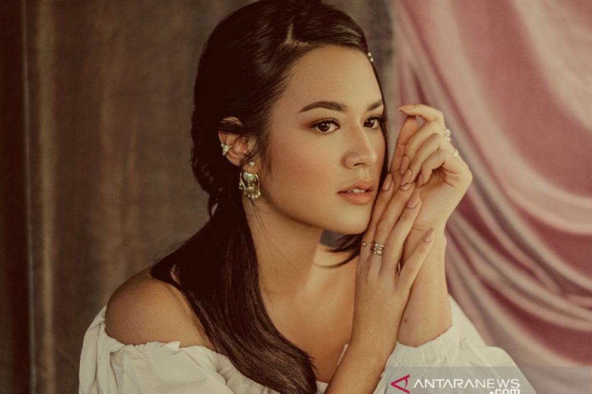 Penyanyi Raisa kenang masa lalu lewat lagu "Tentang Dirimu"