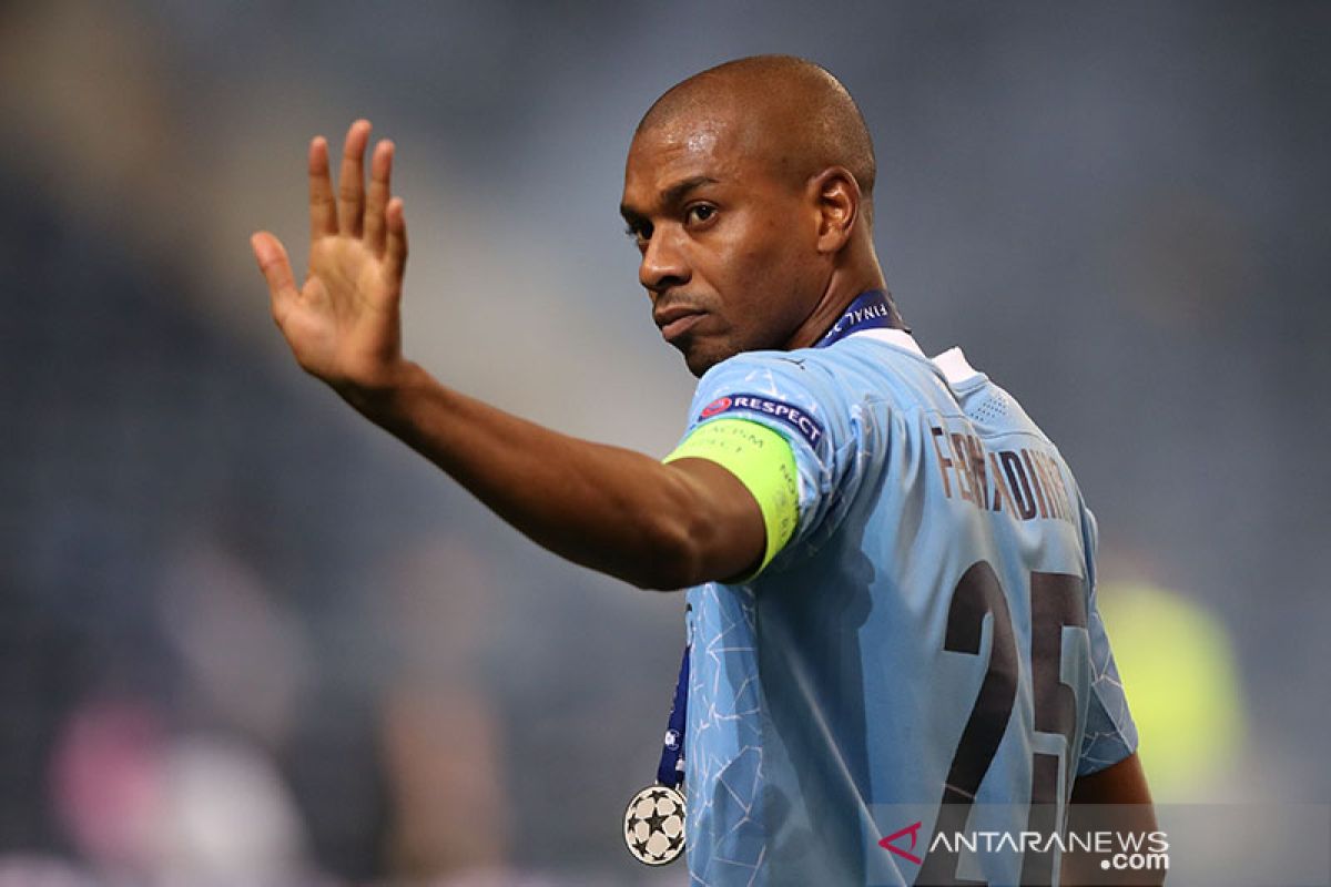 Fernandinho akan tinggalkan Manchester City di akhir musim ini