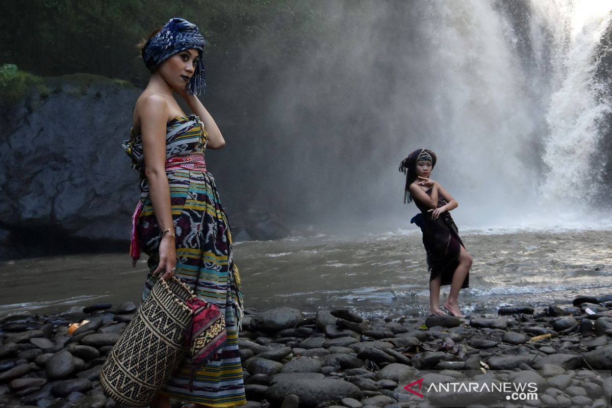 Proses pembuatan kain tradisional perlu dilestarikan dan diwariskan