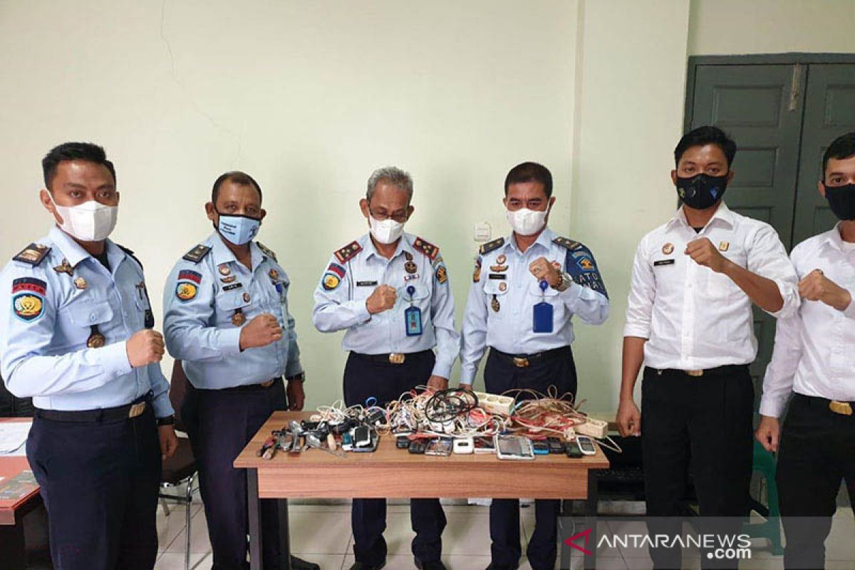 Kamar napi Lapas Lhokseumawe digeledah. Ini temukan petugas