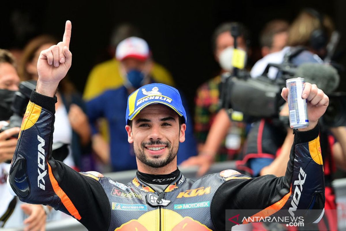 KTM bikin kejutan, Oliveira juara GP Catalunya