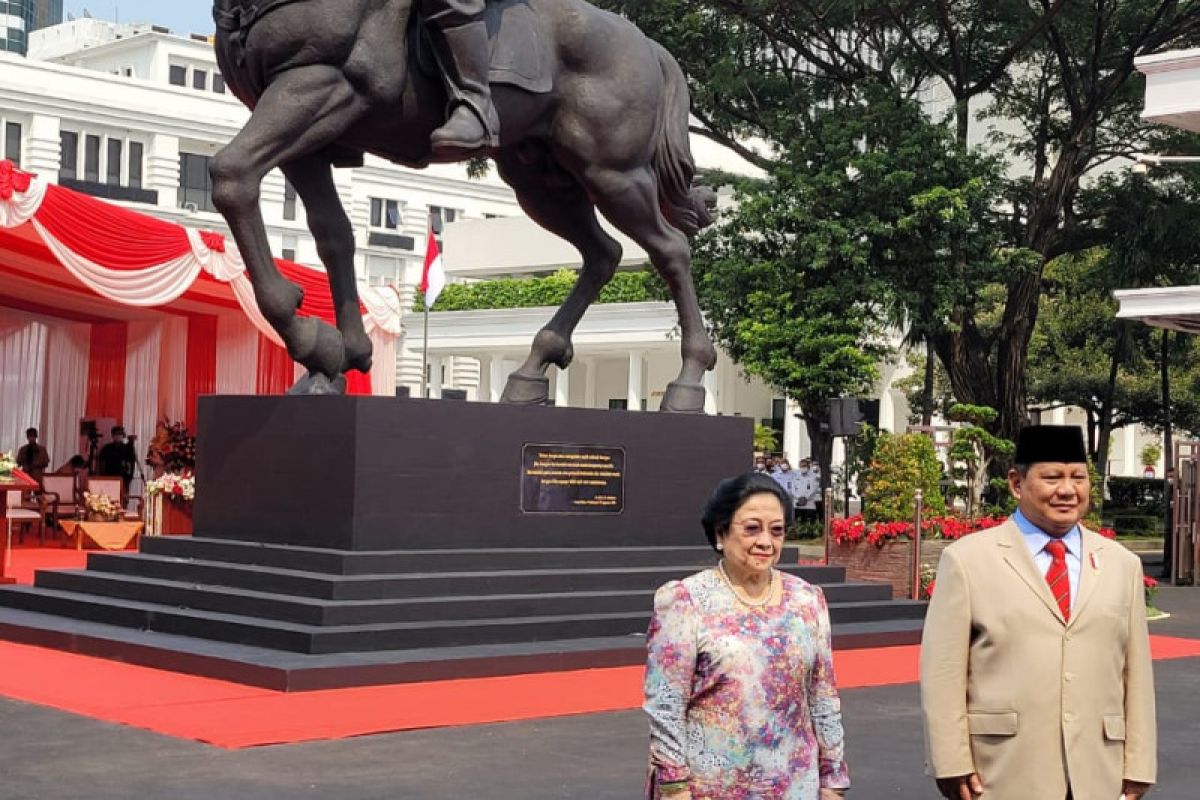 Megawati-Prabowo kompak resmikan patung Bung Karno