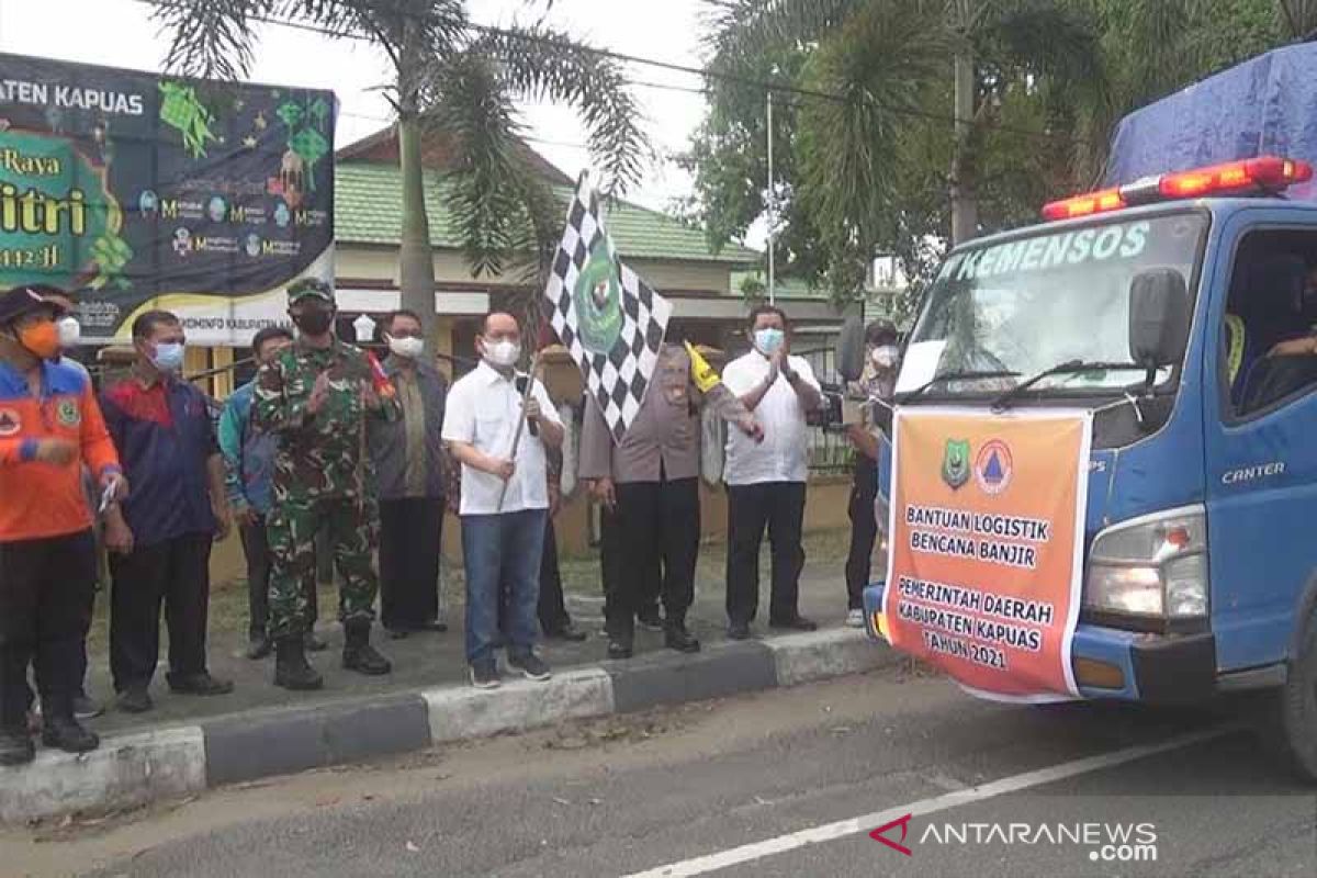 Bupati Kapuas lepas 20 truk penyaluran bahan pokok ke korban banjir