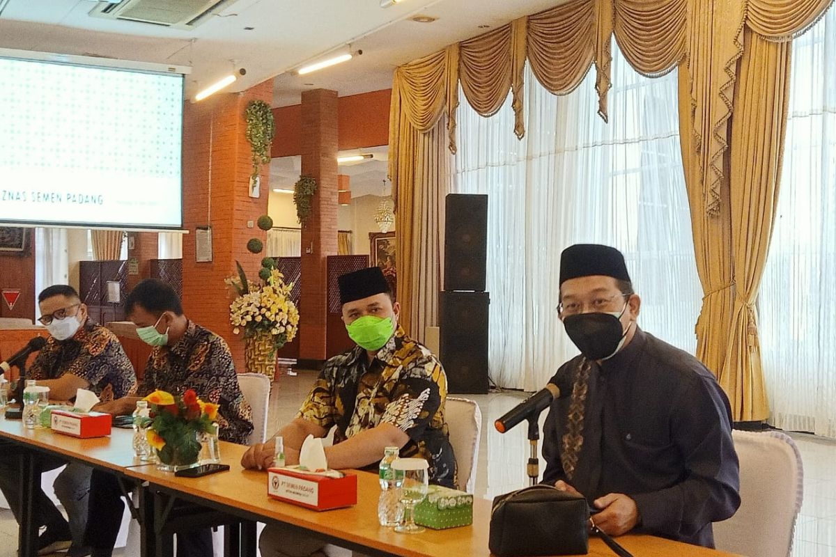 Tim Komite Nasional Ekonomi Keuangan Syariah Kunjungi PT Semen Padang