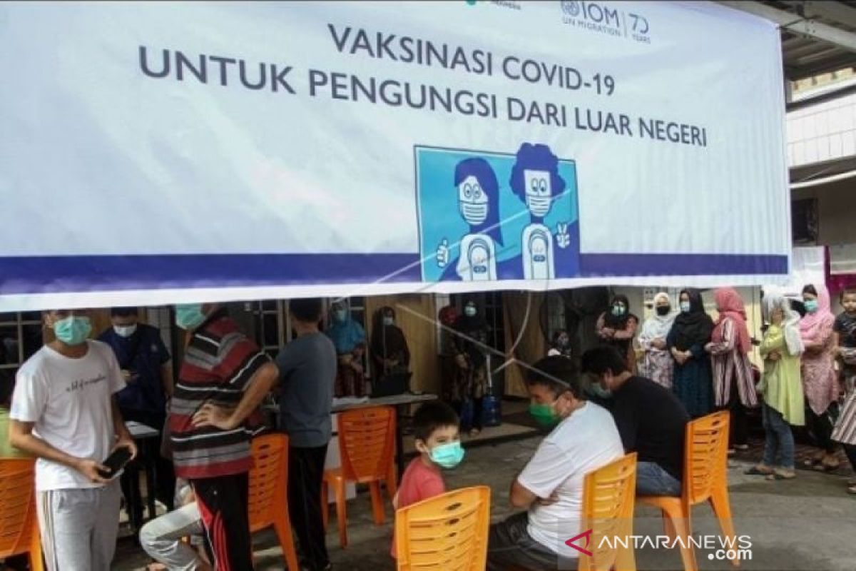 Asymptomatic COVID-19 patients offered  beds at Riau's haj dormitory
