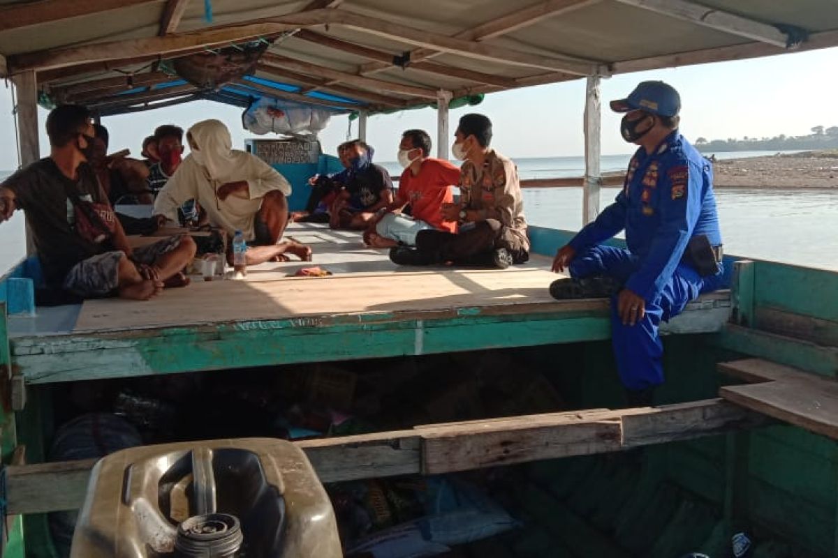 Satpolair Polres Sumbawa imbau penumpang kapal terapkan protokol kesehatan