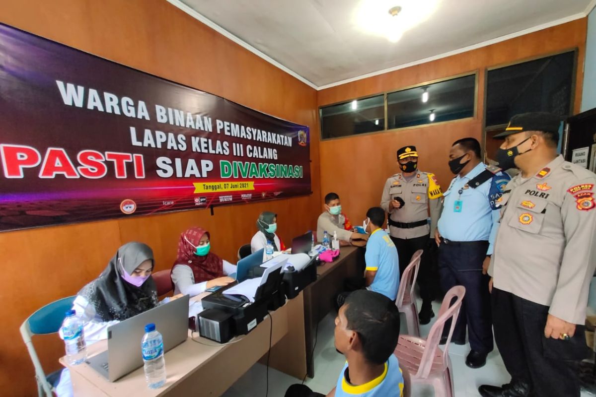 Ratusan warga binaan Lapas Kelas III Calang di Vaksin COVID-19